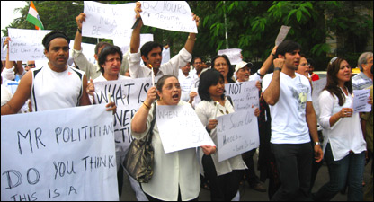 हमलों का विरोध