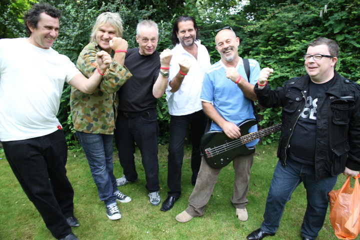 Mike Peters and other celebrities support Andrew Gray's fundraising efforts