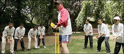 Ian Bell doing his bit for Chance to Shnie
