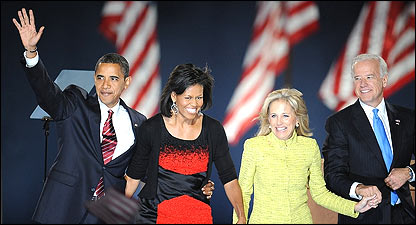 باراک حسین اوباما، ان کی اہلیہ مشیل اوباما، جو بائڈن اور ان کی اہلیہ جل