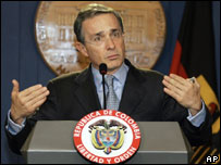 Álvaro Uribe (arquivo)