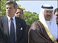 Paul Bremer, Geçici Irak Devlet Başkanı el-Yaver'le 