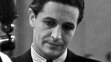 Black and white photograph of Ivor Novello taken in 1935
