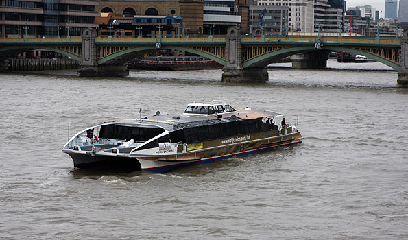 thamesclipper.jpg