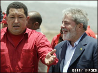 Hugo Chávez e Luiz Inácio Lula da Silva na cerimônia de lançamento do projeto petroquímico em Barcelona, Venezuela