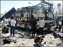 بدنه متلاشی شده اتوبوس افسران پلیس در کابل