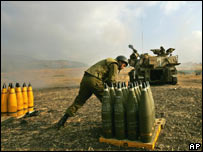 Tropas israelenses perto da fronteira com o Líbano