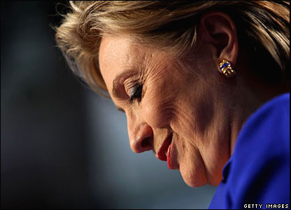 Bà Hillary Clinton trên diễn đàn tại Đại học Baruch, New York, 03/6/2008