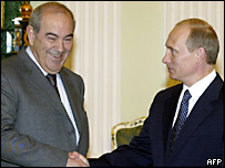 O premiê iraquiano, Allawi (esq.), e Vladimir Putin