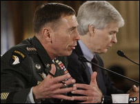 Petraeus ve Crocker