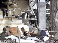 Hotel Marriott v Jakratě bezprostředně po útoku