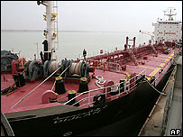 نفتکش نوی عراقی در بصره پهلو می گیرد