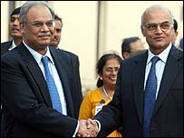 रियाज़ मोहम्मद ख़ान और शिवशंकर मेनन