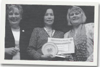 Ennill gwobr gyntaf Cystadleuaeth Ysgrifenedig Merched y Wawr ar gyfer Dysgwyr yn 2006