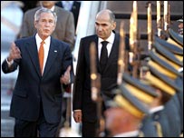 نخست وزیر اسلونی و بوش سان می بینند