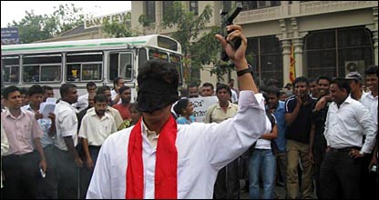 Media protest against Lasantha Wickramathunga assassination (file photo)