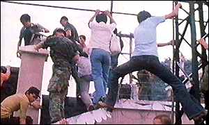 The scamble to escape at the US embassy