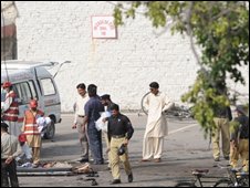 Lực lượng cấp cứu tại hiện trường