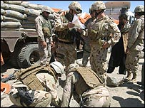 صحنه ای از حمله دو ماه پيش به سربازان کانادايی در نزديک پايگاه هوايی بگرام