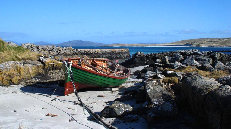 Bàta-iasgaich ann an Eòlaigearraidh