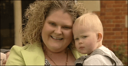 A primeira mulher nascida do tratamento de fertilização in vitro, Louise Brown