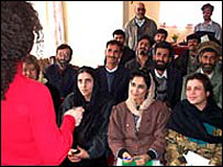 د خبريالانو د روزنې يو کورس