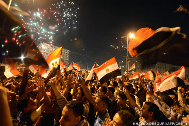 معترضان مخالف دولت در بحرین در روز ۱۴ مارس ۲۰۱۱ در منامه