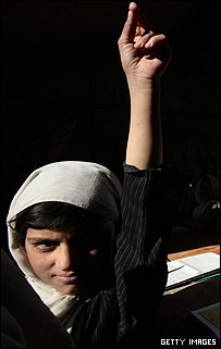 یک دانش آموز افغان