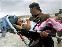 Saldırılardan kurtarılan bir çocuk