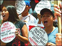 Filipinli göstericiler