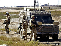 نیروهای بریتانیایی در بصره 