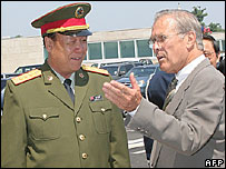 Ông Rumsfeld ở Trung Quốc
