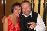 Beks a'r gŵr gwadd, Frank Hennessy