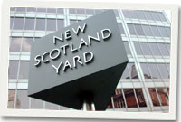 Sctoland Yard a fu'n ymchwilio i'r achos nôl ym 1953-54