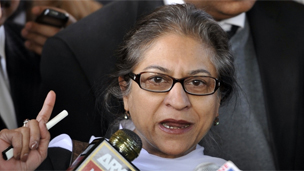 انسانی حقوق کی کرکن اور وکیل عاصمہ جہانگیر (فائل فوٹو)