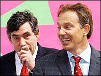 ٹونی بلیئر وزیر خزانہ گورڈن براؤن کے ساتھ