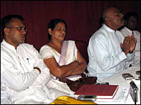 Dissident MPs in a press conference (photo Gnanasiri Koththigoda)