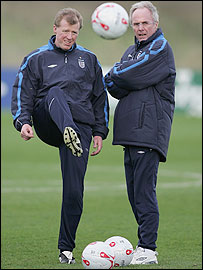 McClaren (esquerda) e Eriksson