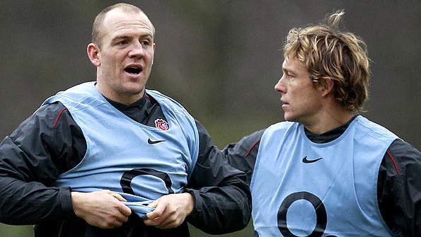 Mike Tindall and Jonny Wilkinson train with England ahead of their match with Wales