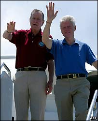 George Bush starší a Bill Clinton
