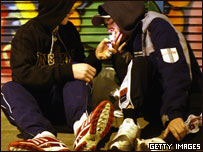 Adolescentes fumando