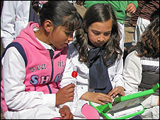 Niños uruguayos durante su recreo