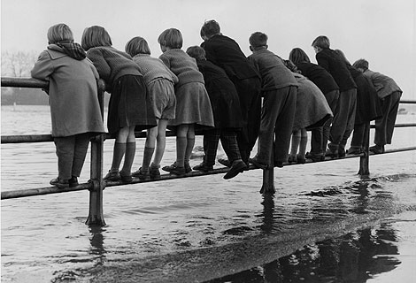 Children on Putney Embankment