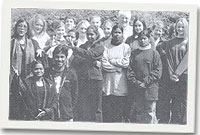 Y criw o Ysgol Dyffryn Conwy a'r dawnswyr o Galcutta