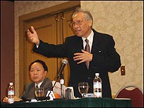 Ông Hoàng Minh Chính tại Mỹ tháng 9 năm 2005