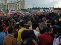 Miting pro Traian Băsescu în Piaţa Constituţiei