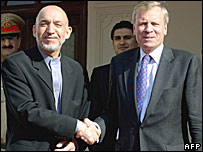 حامد کرزی و ياپ دو هوپ شيفر