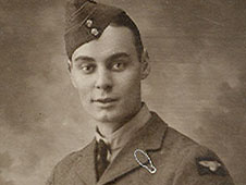 Elias Jones