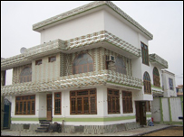 خانه های چند طبقه يی