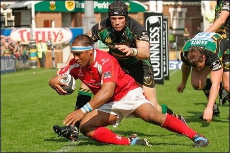 Aleki Lutui try - Northampton Saints v Worcester Warriors. September 2008